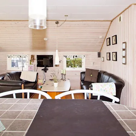Сasa de vacaciones Two-bedroom Holiday In 15 *