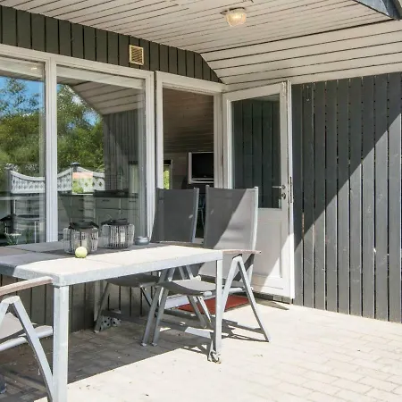 Сasa de vacaciones Two-bedroom Holiday In 15